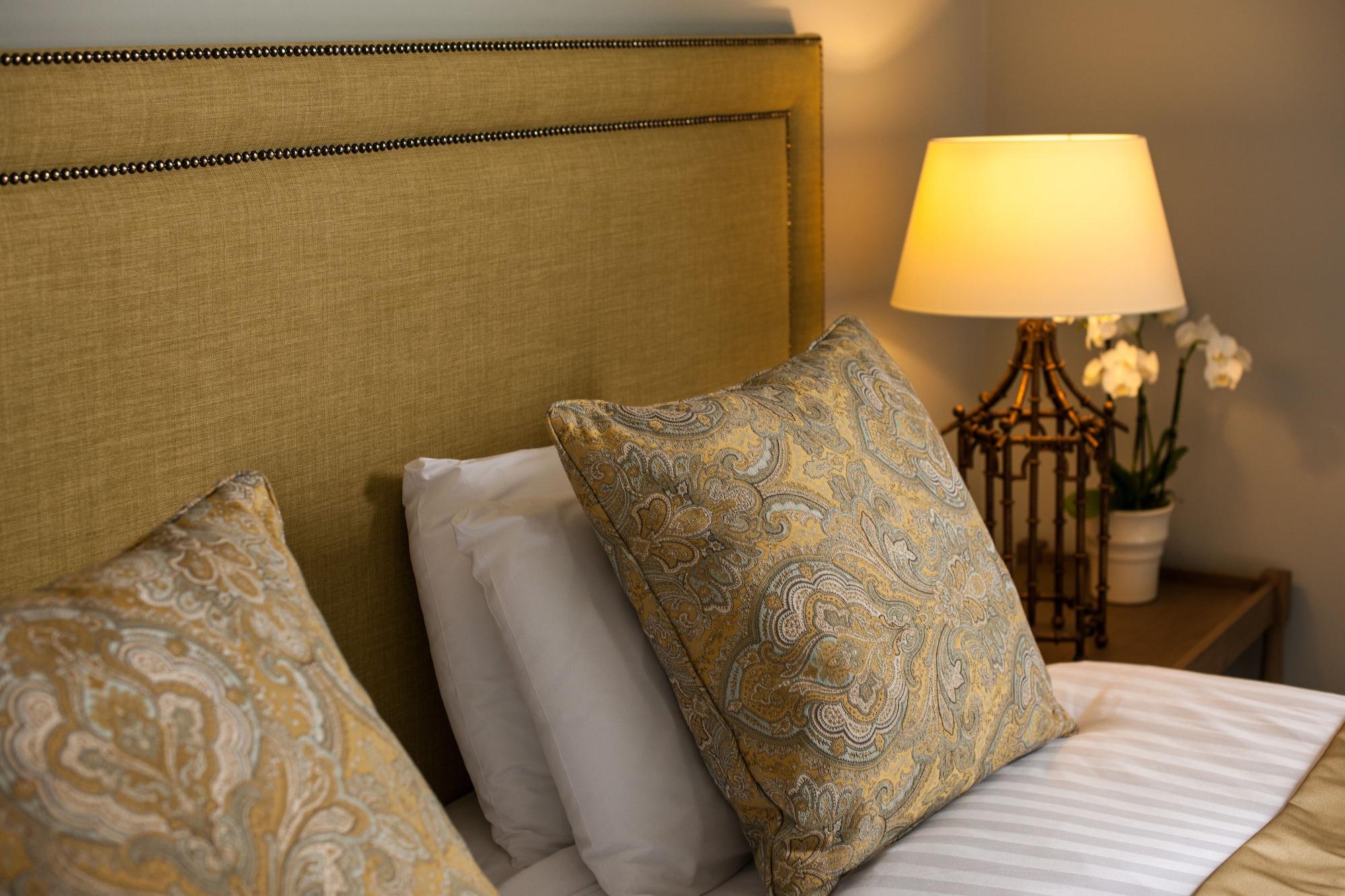 Balmoral Arms Hotel บัลลาเทอร์ ภายนอก รูปภาพ