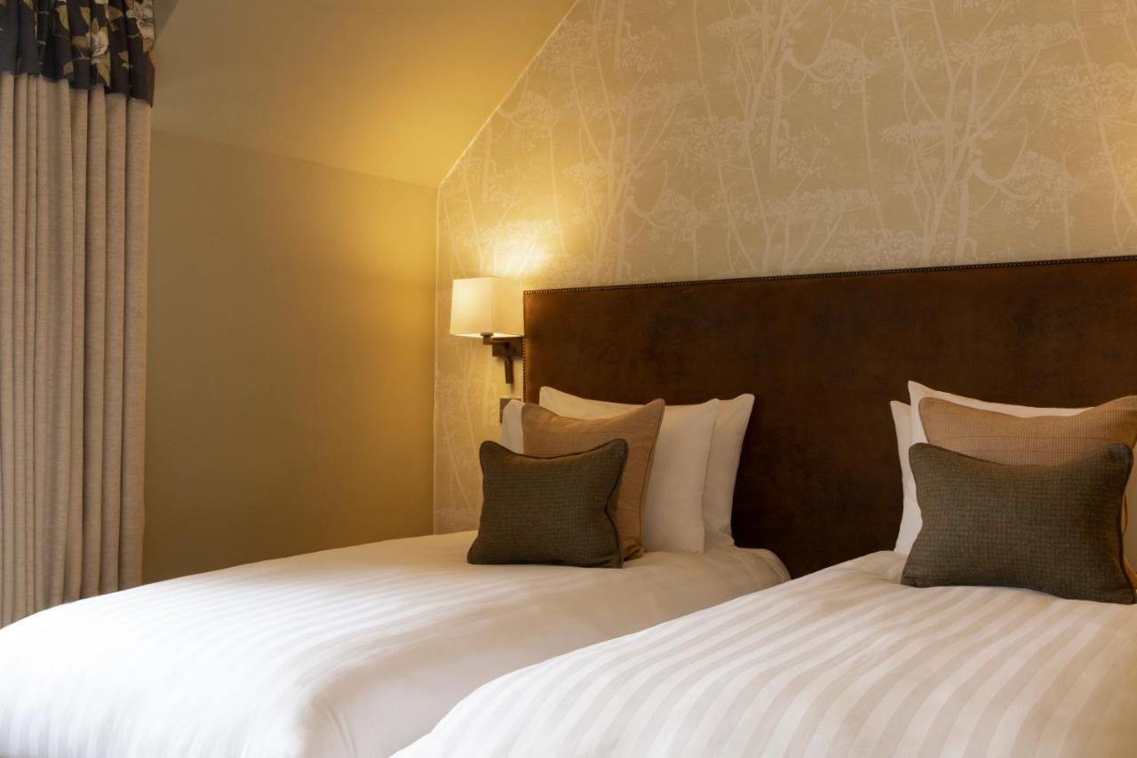 Balmoral Arms Hotel บัลลาเทอร์ ภายนอก รูปภาพ