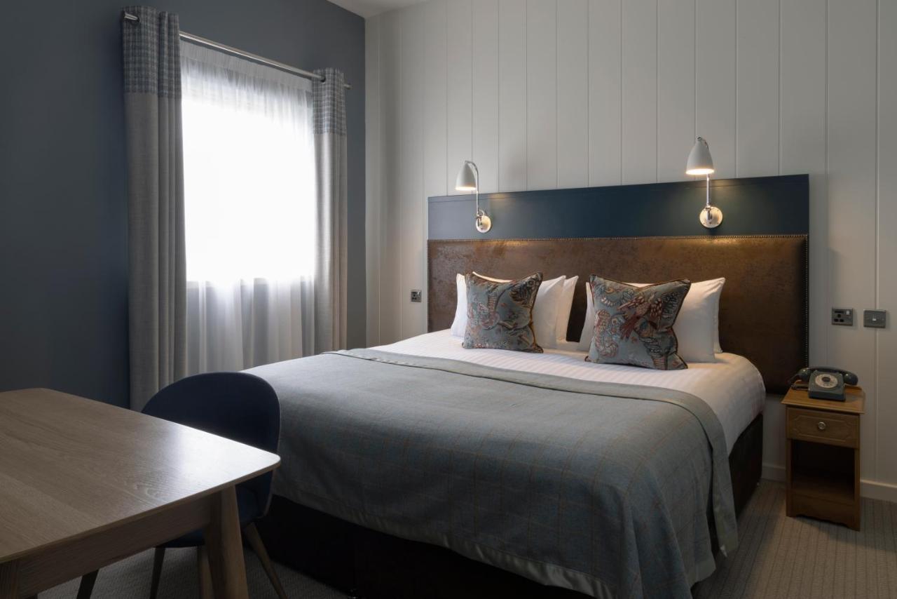 Balmoral Arms Hotel บัลลาเทอร์ ภายนอก รูปภาพ