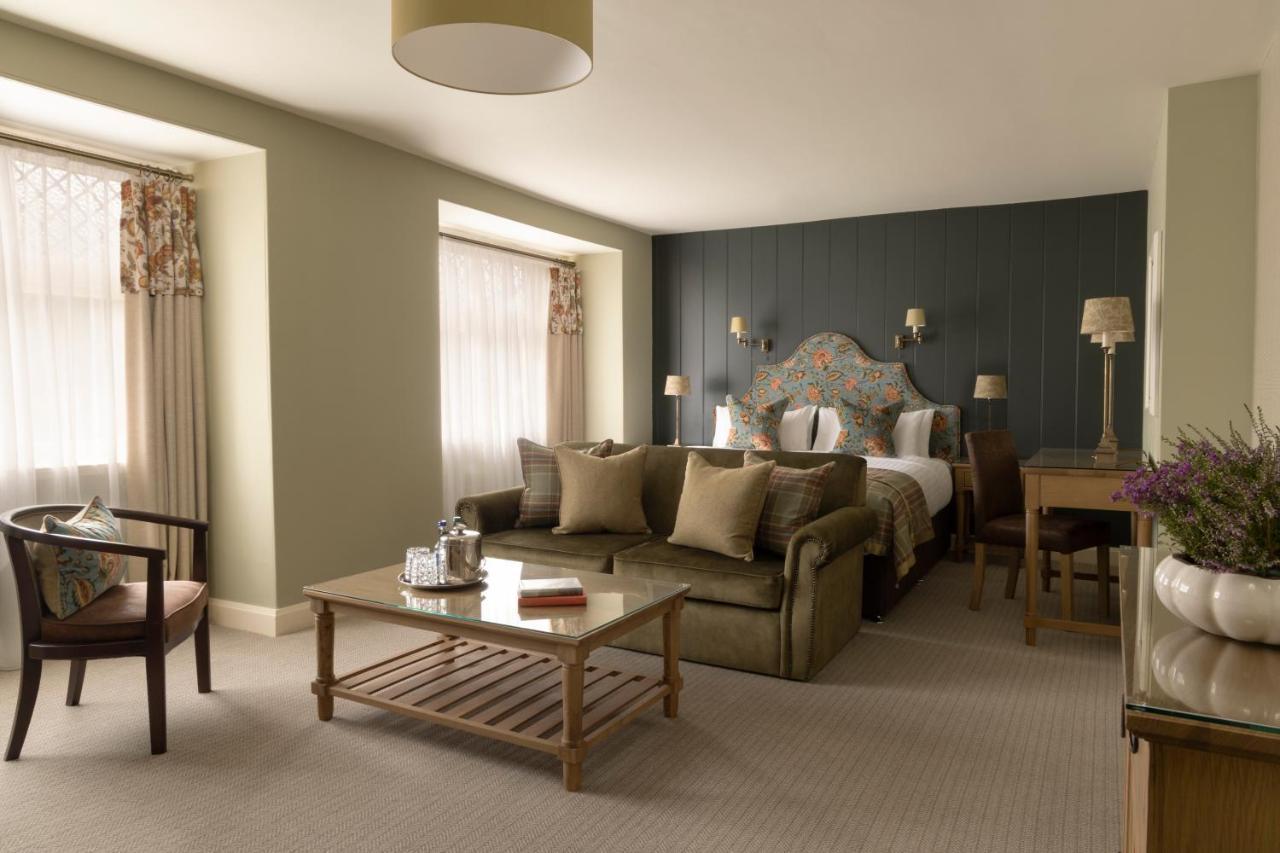 Balmoral Arms Hotel บัลลาเทอร์ ภายนอก รูปภาพ