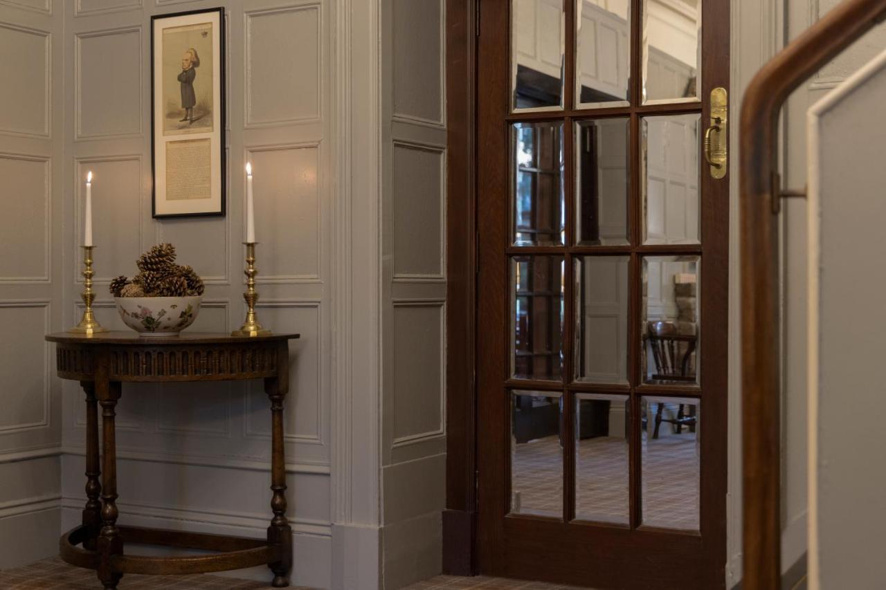 Balmoral Arms Hotel บัลลาเทอร์ ภายนอก รูปภาพ