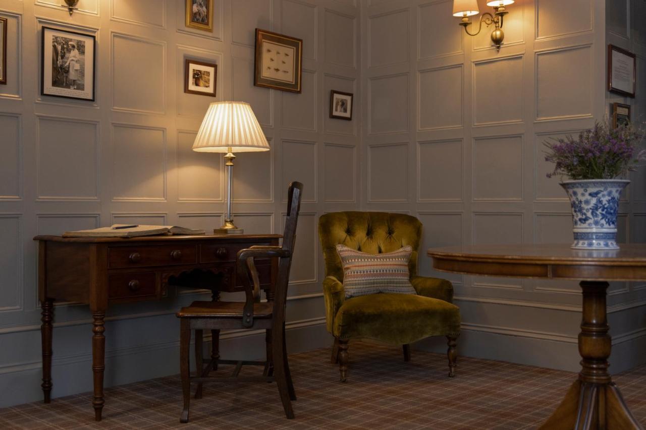 Balmoral Arms Hotel บัลลาเทอร์ ภายนอก รูปภาพ