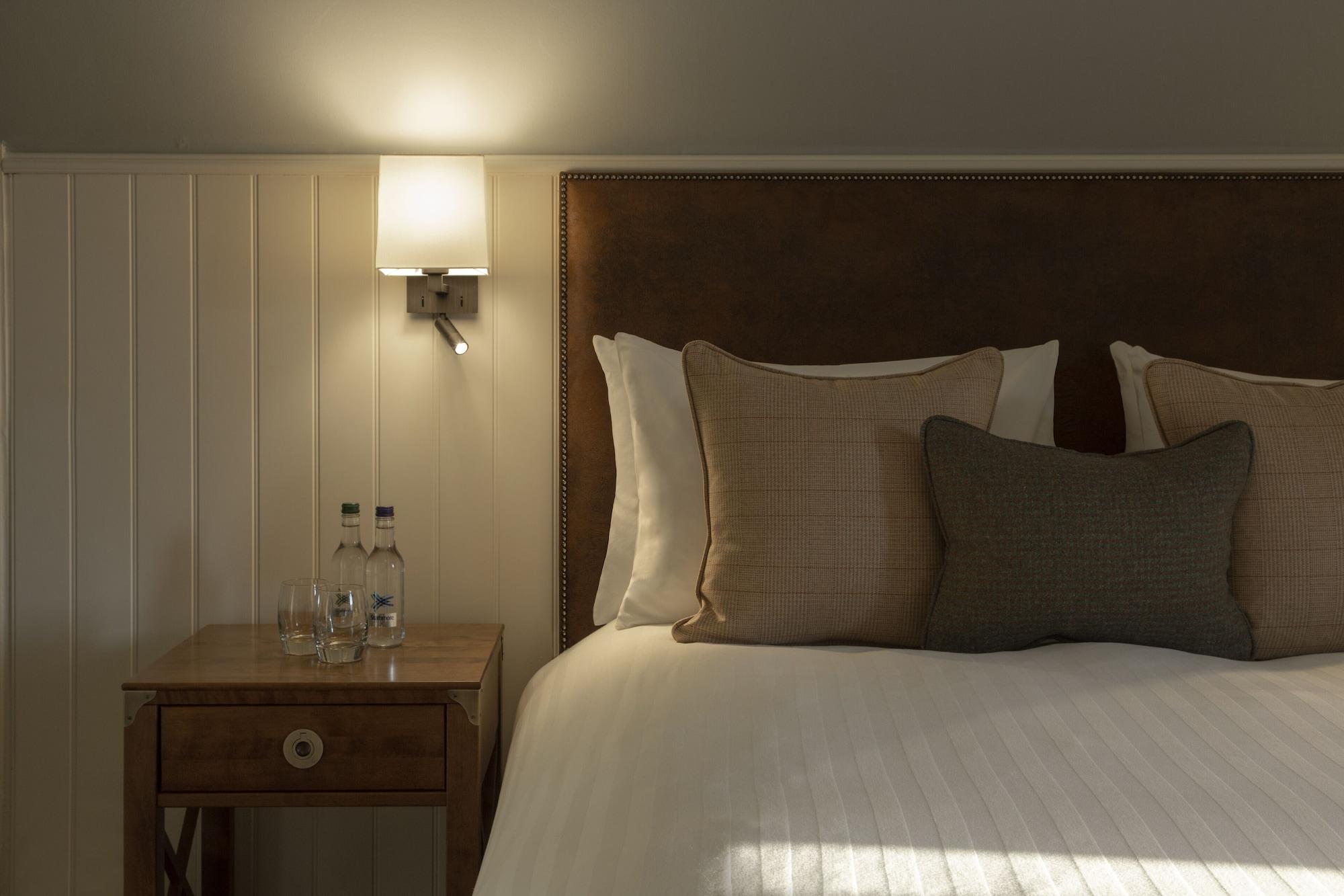 Balmoral Arms Hotel บัลลาเทอร์ ภายนอก รูปภาพ