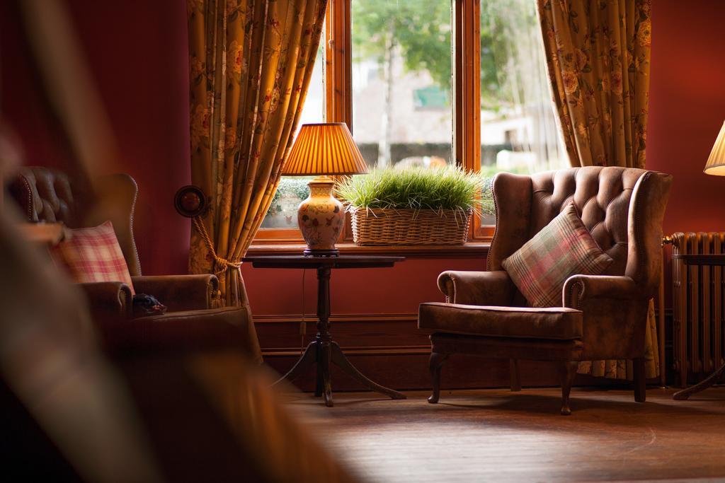 Balmoral Arms Hotel บัลลาเทอร์ ภายนอก รูปภาพ