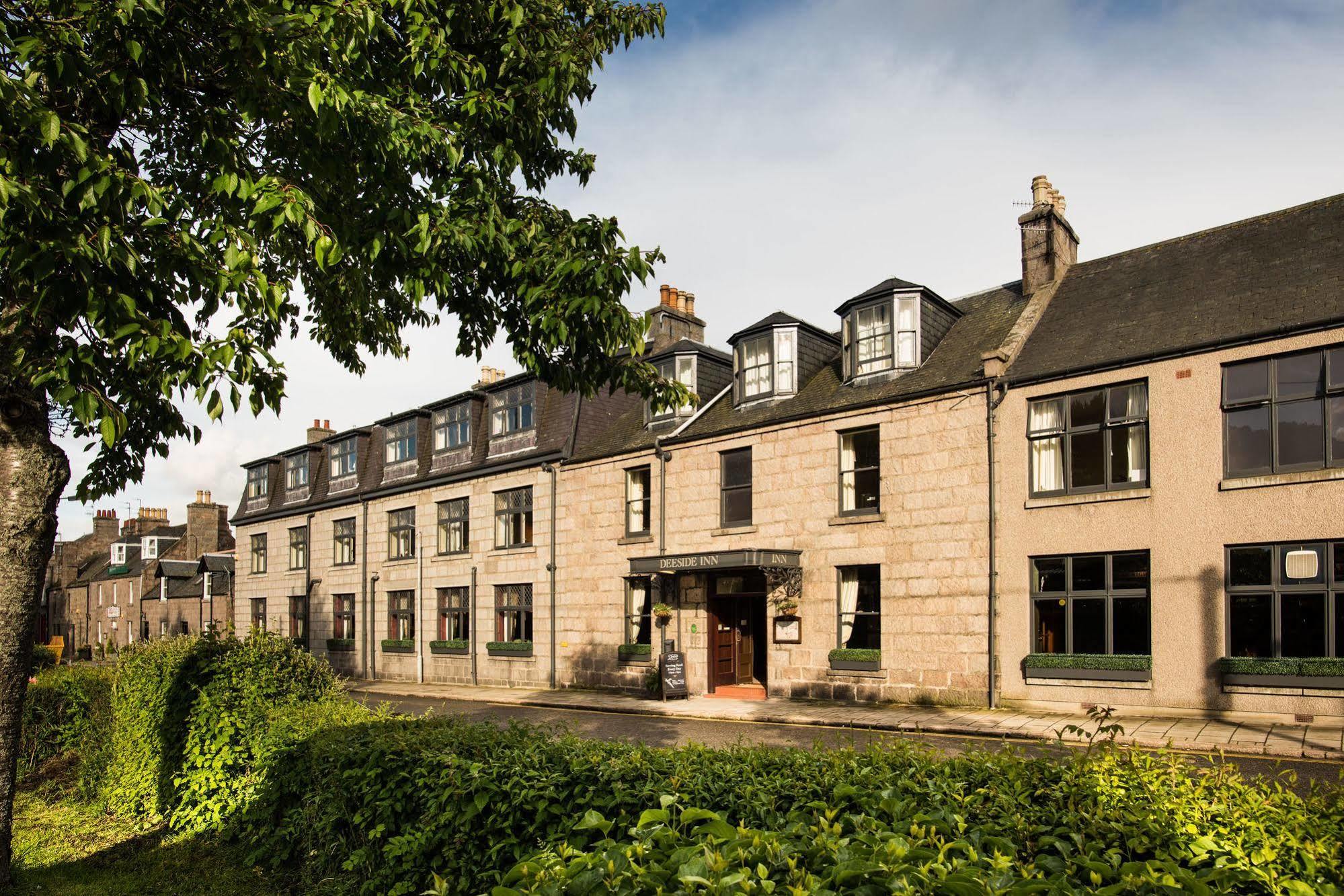 Balmoral Arms Hotel บัลลาเทอร์ ภายนอก รูปภาพ
